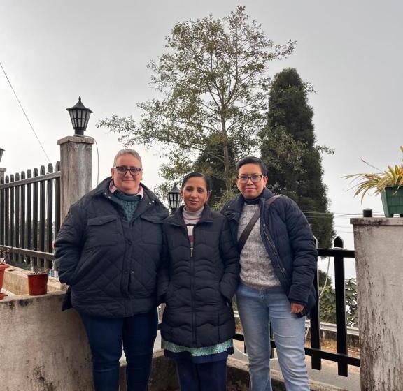 민박 Ej’s Frontyard  The Home Cafe & Stay