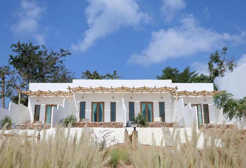 Bed and Breakfast Kamari Cafe&resort Kohlarn คามารีคาเฟ่แอนด์รีสอร์ทเกาะล้าน