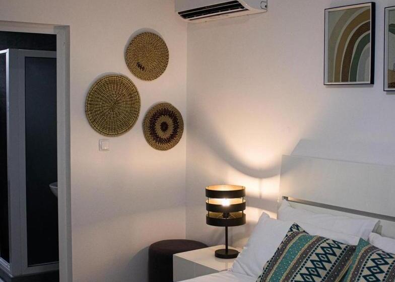 تختخواب و صبحانه Locanda Inn Place