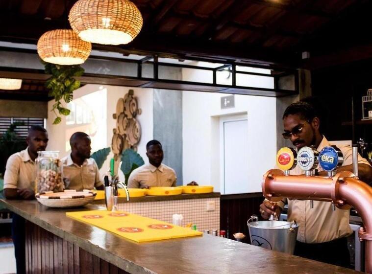 تختخواب و صبحانه Locanda Inn Place