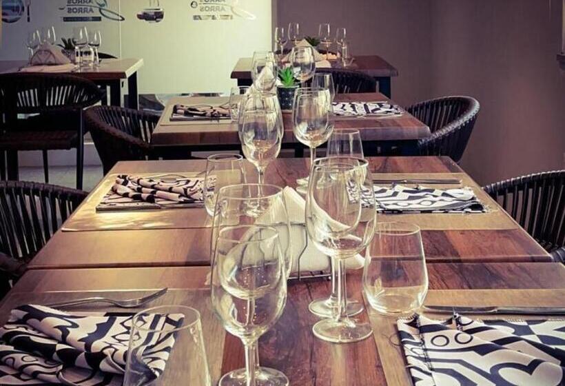 تختخواب و صبحانه Locanda Inn Place