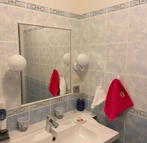 住宿加早餐  Manoir De Bréançon