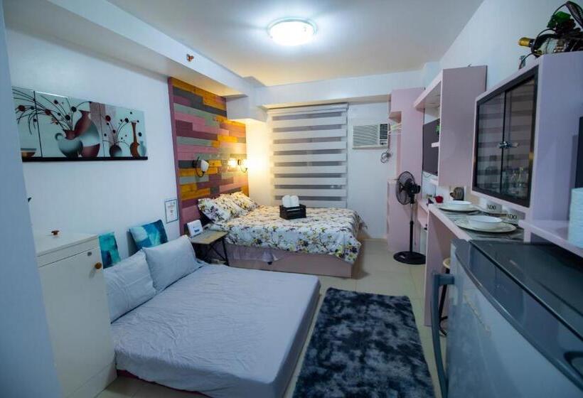 Cozy Chic Condotel Avida Towers Sucat