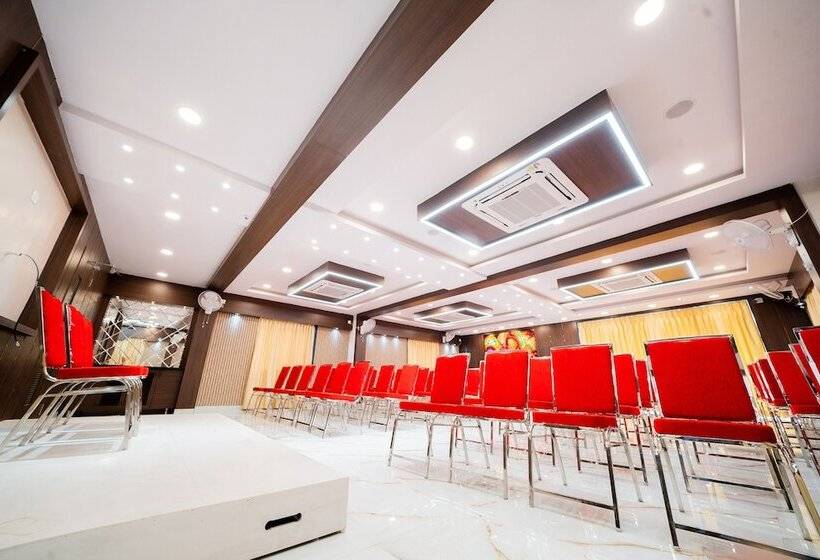 Fabhotel Brk Iconic Residency