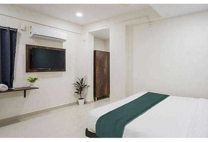 هتل Fabexpress Grand Aarvi Prime Nr Gsm Mall