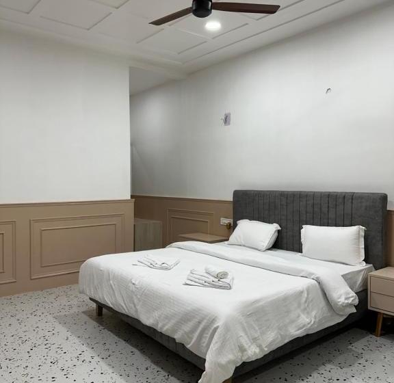 Green Paradise Hotel And Resort