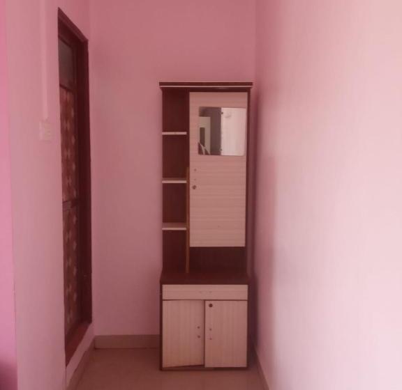Hostel Nomadics