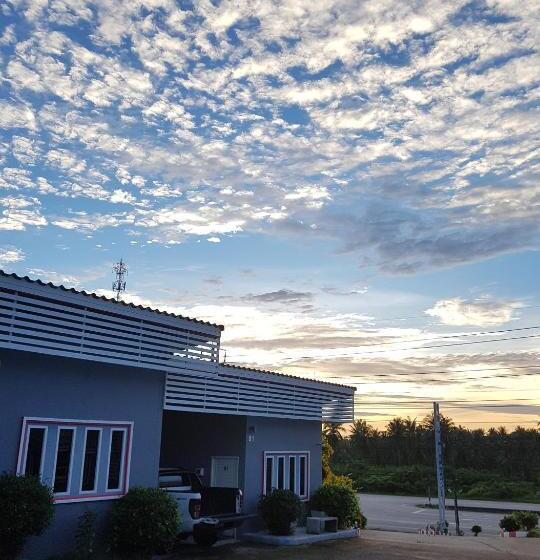 호텔 ภูรักษ์รีสอร์ท บ้านกรูด