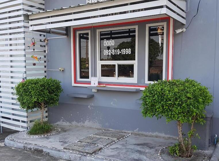 호텔 ภูรักษ์รีสอร์ท บ้านกรูด