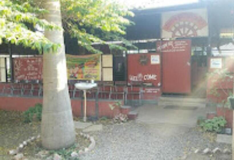 בית מלון כפרי Aamantran Junnar