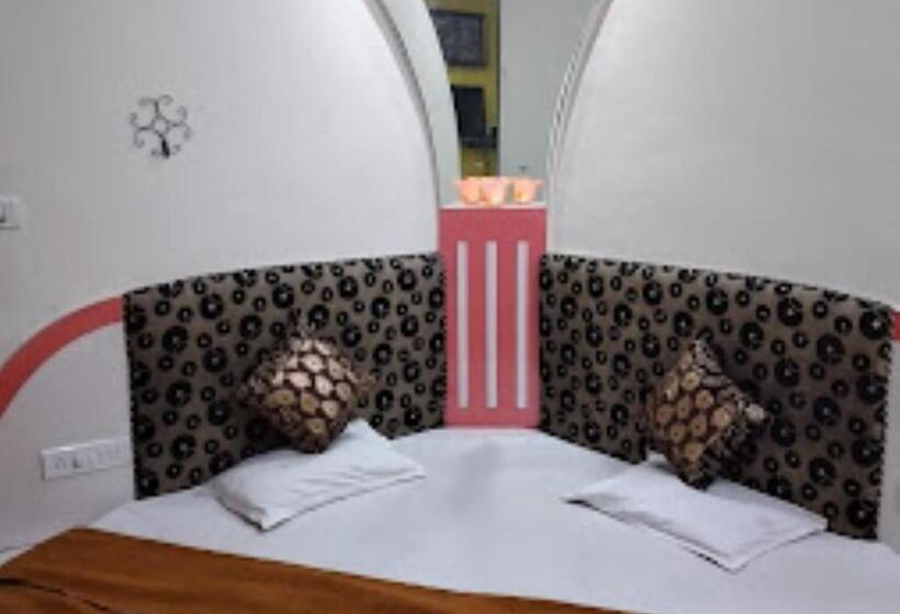 ホテル Amar Palace Pachmarhi Cantt