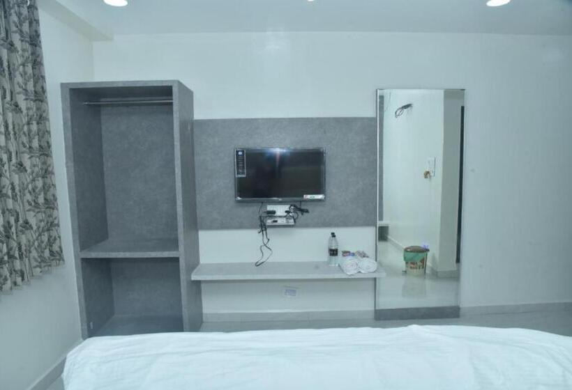 فندق Annapurna Executive,tuljapur