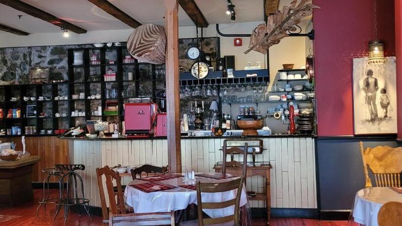 Отель Auberge Le Bome