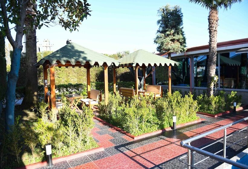 בית מלון כפרי Bardhi