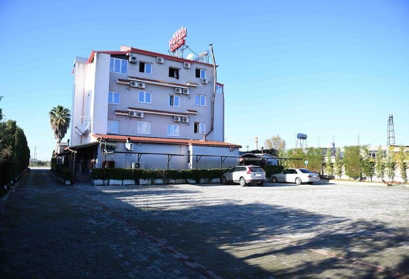 בית מלון כפרי Bardhi