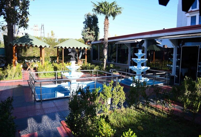 בית מלון כפרי Bardhi