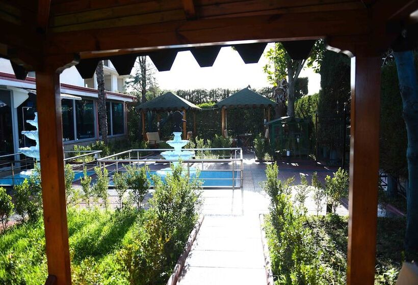 בית מלון כפרי Bardhi