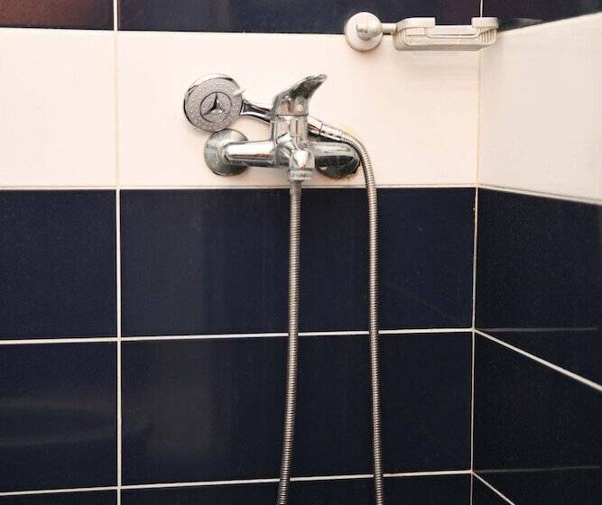 בית מלון כפרי Bardhi