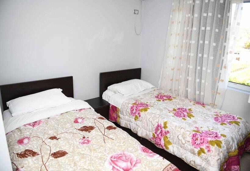 בית מלון כפרי Bardhi