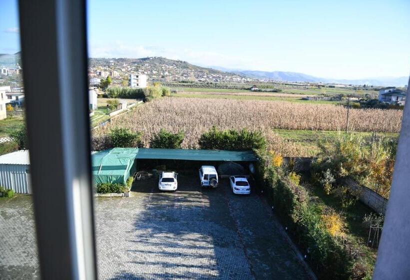 בית מלון כפרי Bardhi