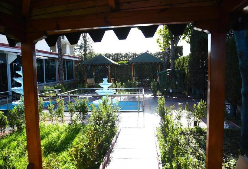 בית מלון כפרי Bardhi