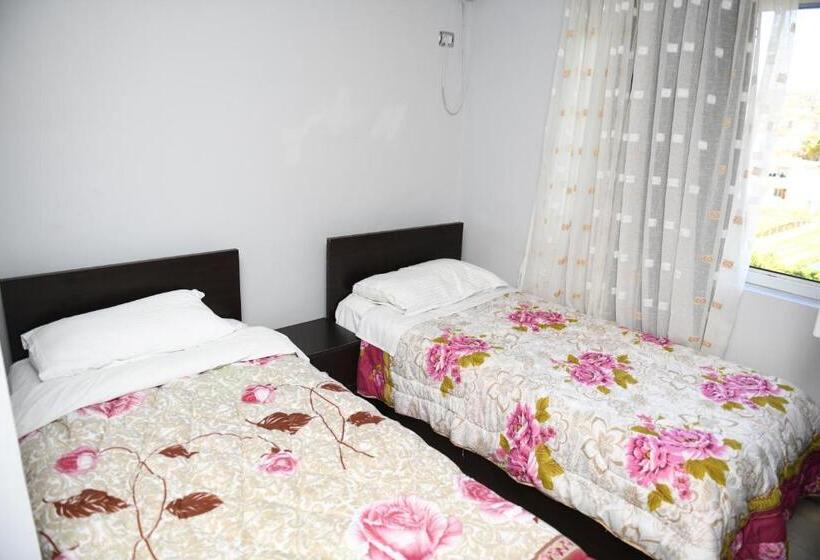 בית מלון כפרי Bardhi