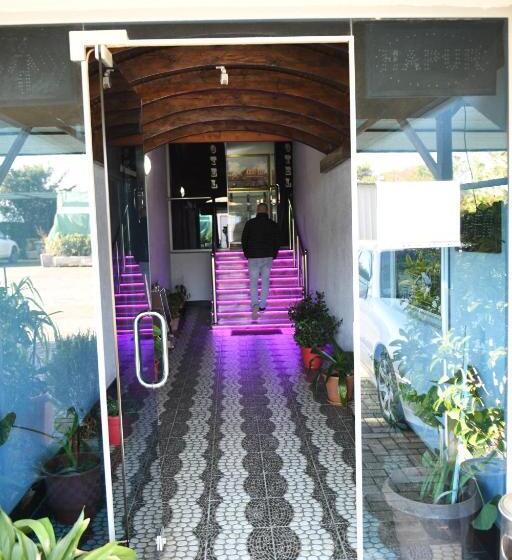 בית מלון כפרי Bardhi