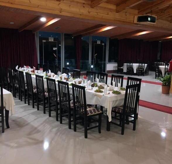 בית מלון כפרי Bardhi