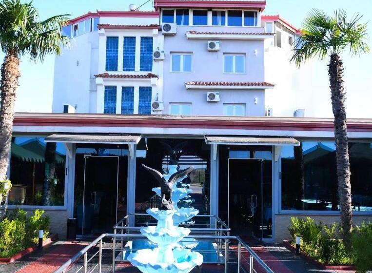 בית מלון כפרי Bardhi