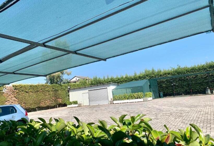 בית מלון כפרי Bardhi