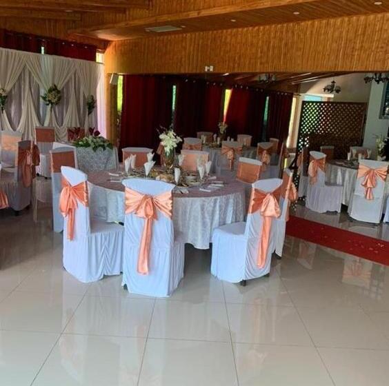 בית מלון כפרי Bardhi