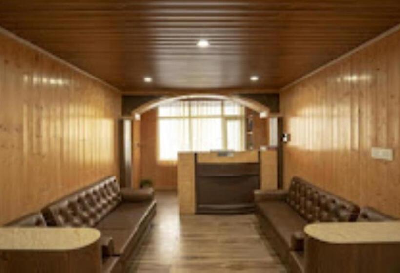 Отель Broadway Grand, Shimla