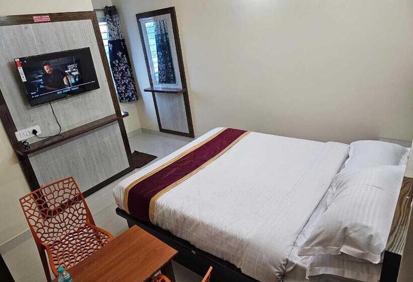 ホテル Collection O Petals Otium