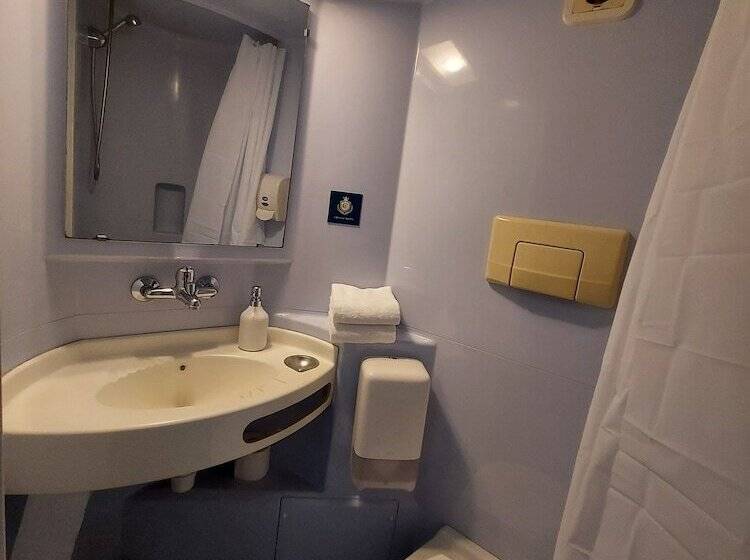 בית מלון כפרי Crystal