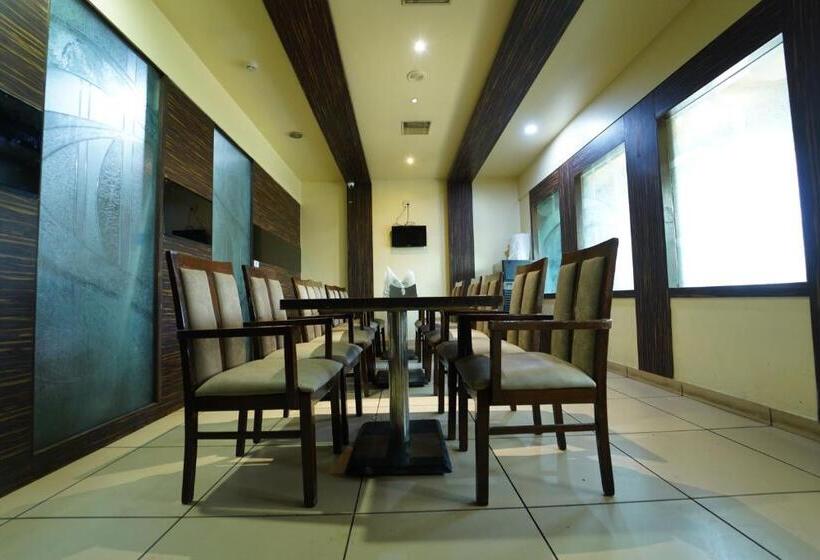 בית מלון כפרי Dvr Mansion