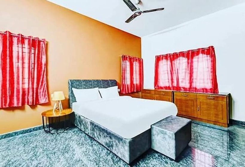 هتل Fabexpress Aathira Inn