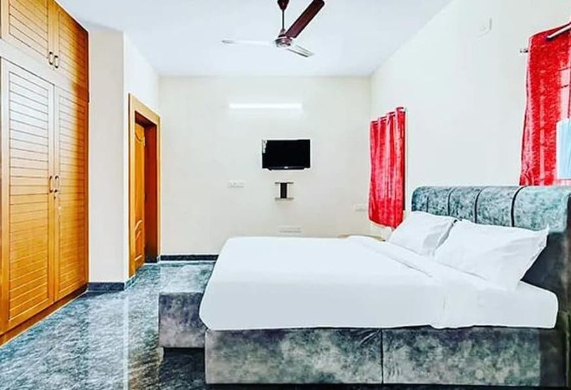 هتل Fabexpress Aathira Inn