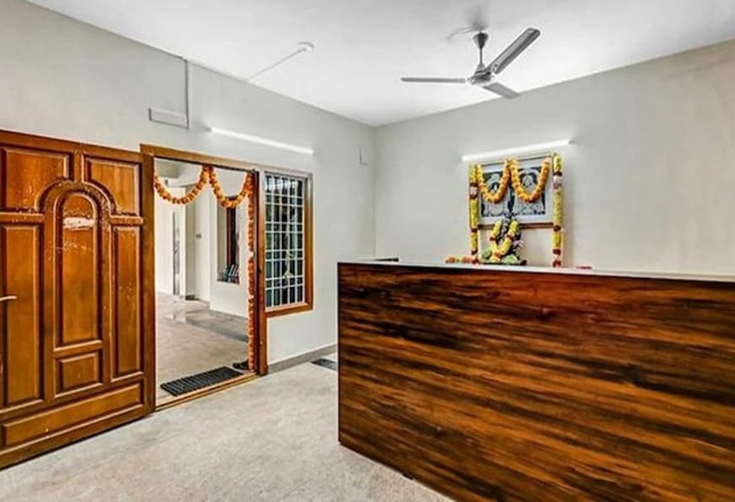 هتل Fabexpress Aathira Inn