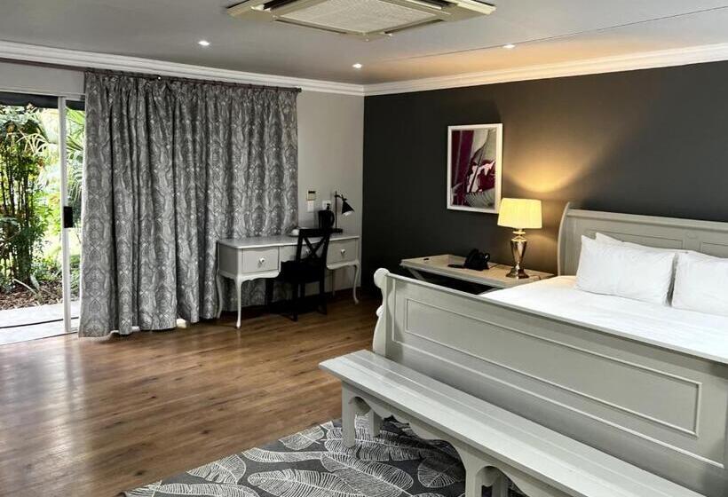 Отель Ferns Country Lodge