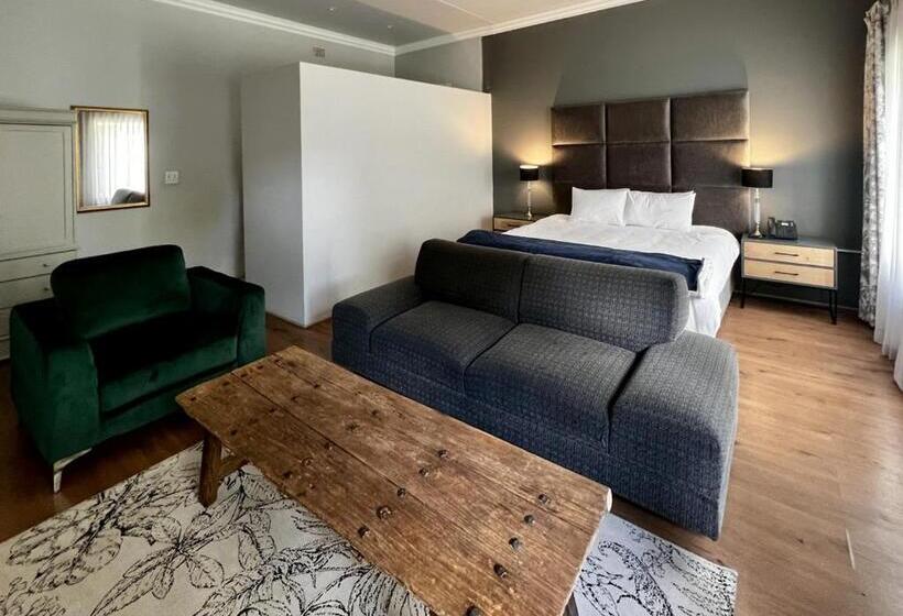 Отель Ferns Country Lodge