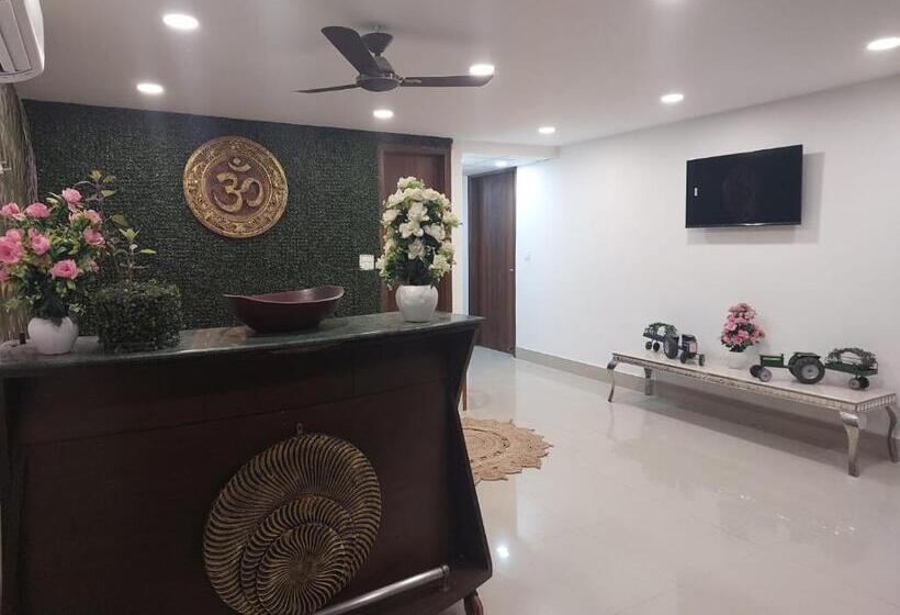 ホテル Fortune Home Noida