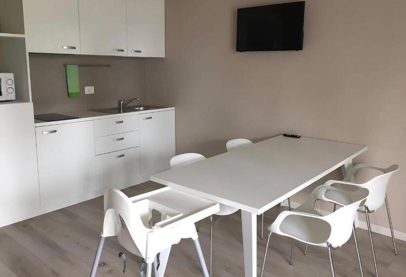 ホテル Garibaldi Apart