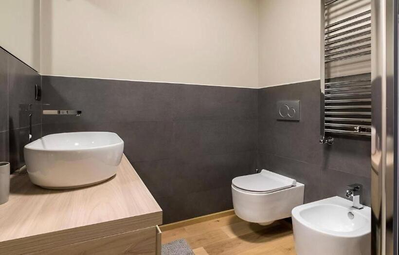 ホテル Garibaldi Apart