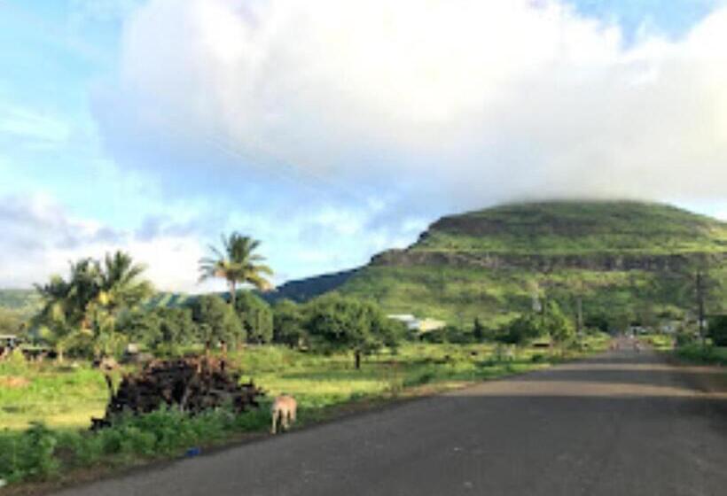 בית מלון כפרי Girija,junnar