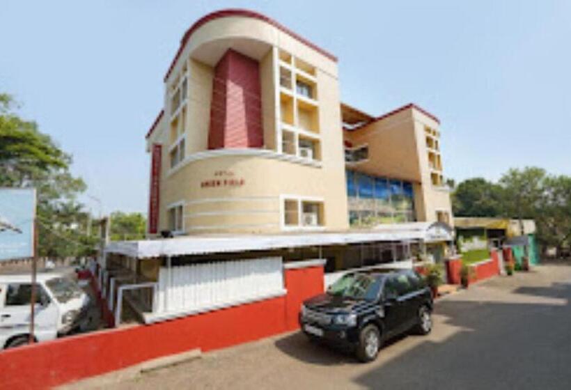 فندق Green Field, Satara