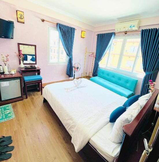 هتل Hue Pink Lotus