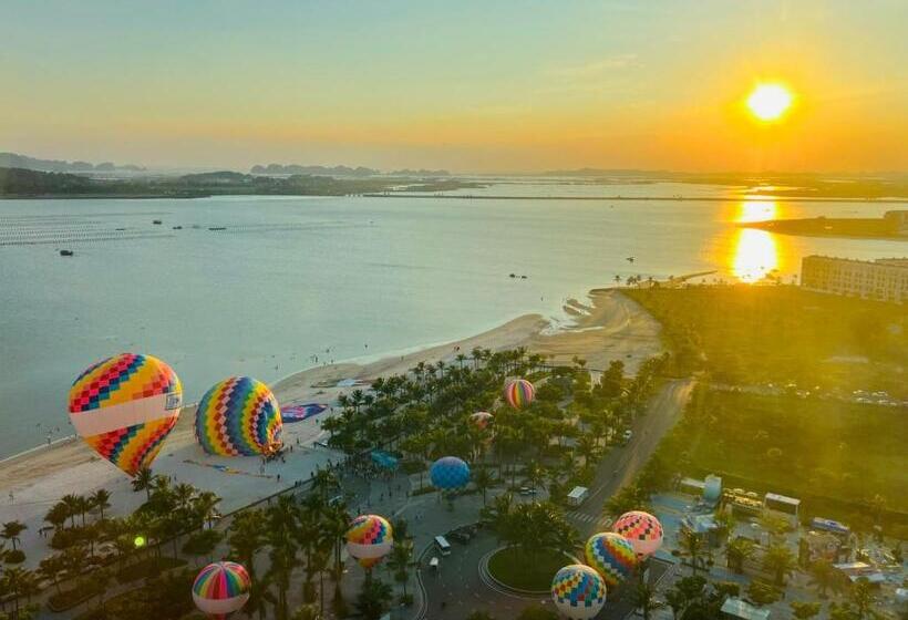 هتل Khách Sạn A Lacarte Hạ Long Bay, Ngay Mặt Biển, Miễn Phí Bể Bơi