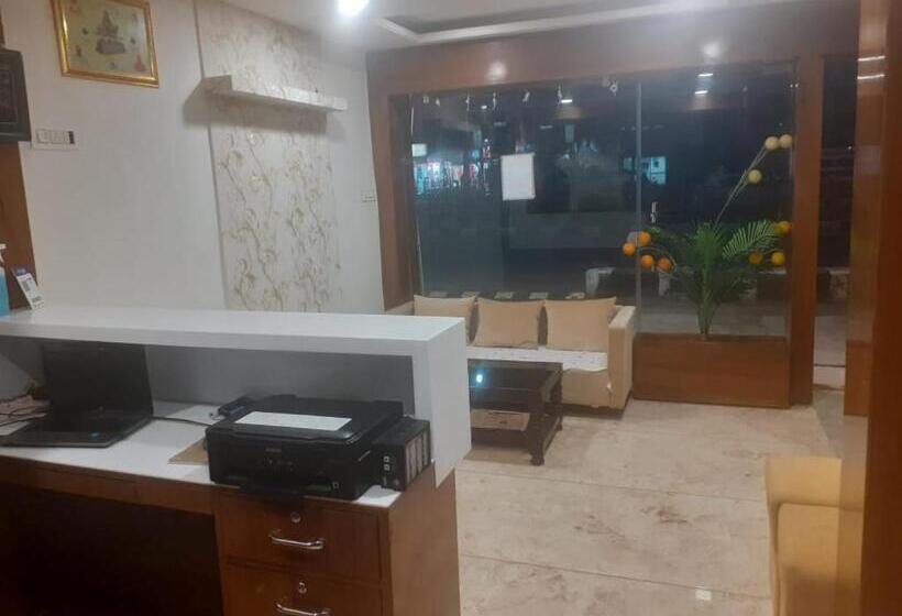 ホテル Lords Residency