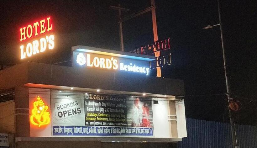 ホテル Lords Residency