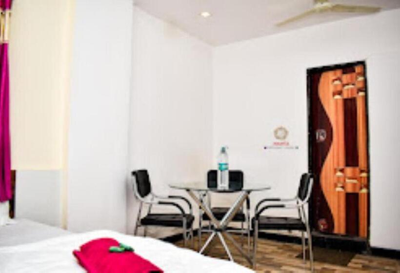 בית מלון כפרי Mamta And Lodging, Shani Shingnapur